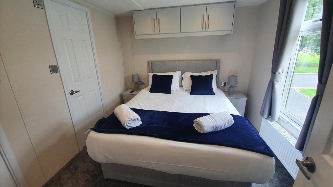 Buttermere Lodge With Hot Tub Barmby on the Moor 외부 사진